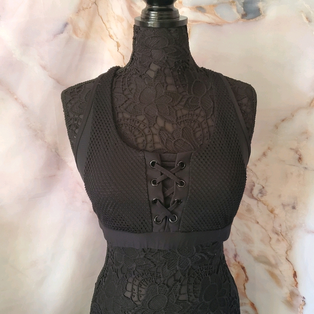 90 Degree Lace Up Mesh Sports Bra